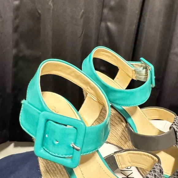CALVIN KLEIN
Ellison two-tone espadrille Turquoise and Gray Wedge Sandals - Picture 5 of 16